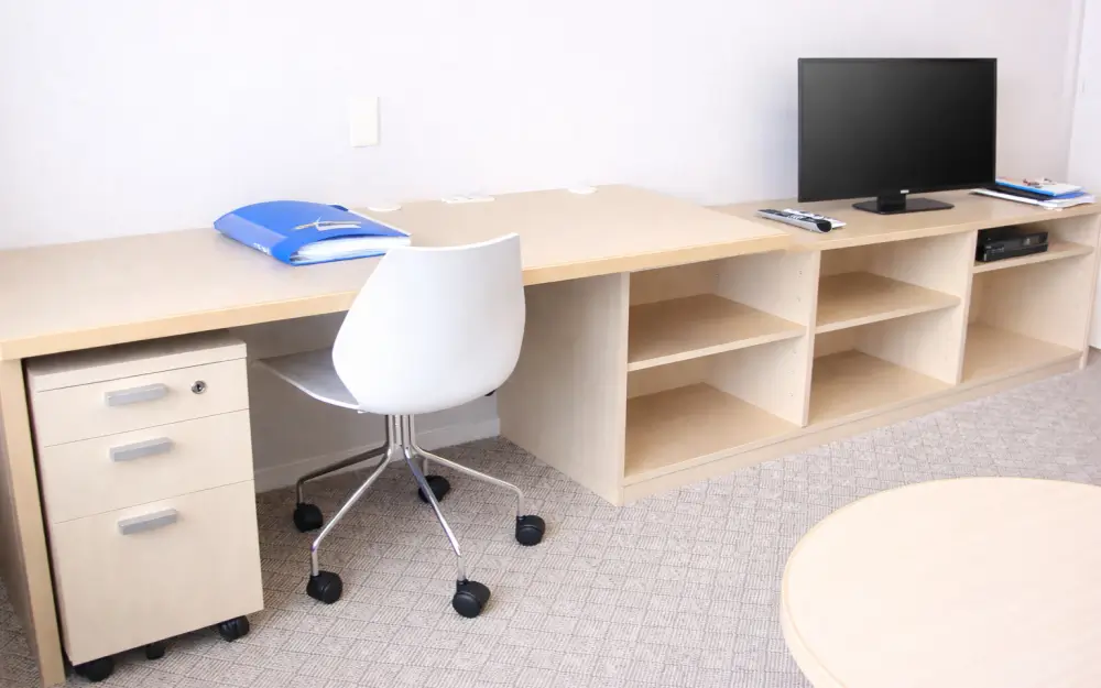 メゾン淀川-Aタイプの室内（デスク）画像